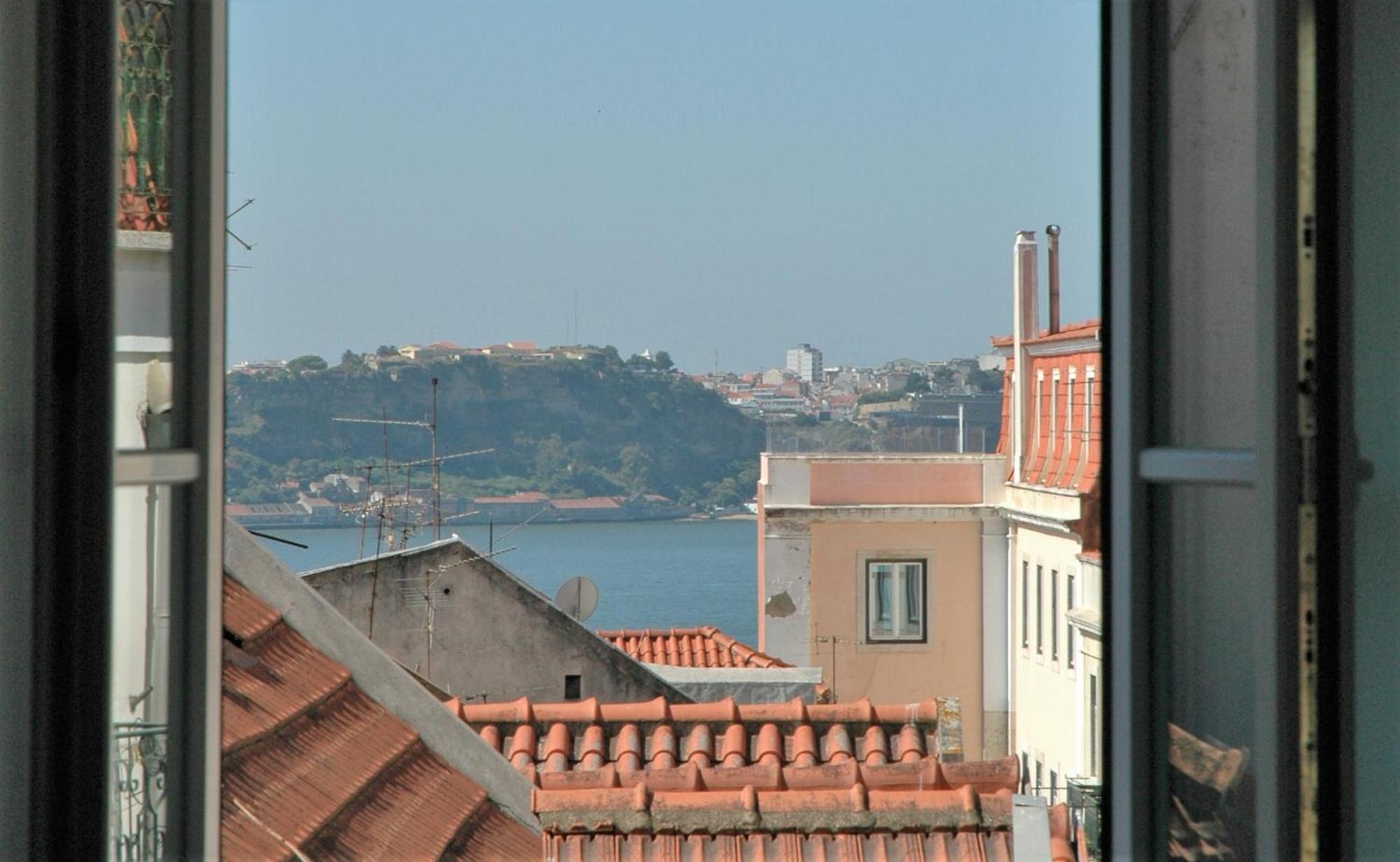 B2 Beautiful Sunny Loft Bairro Alto - Bica Apartment Lisbon